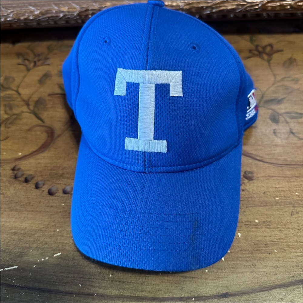 Baseball Cap Blue & White T Texas Rangers